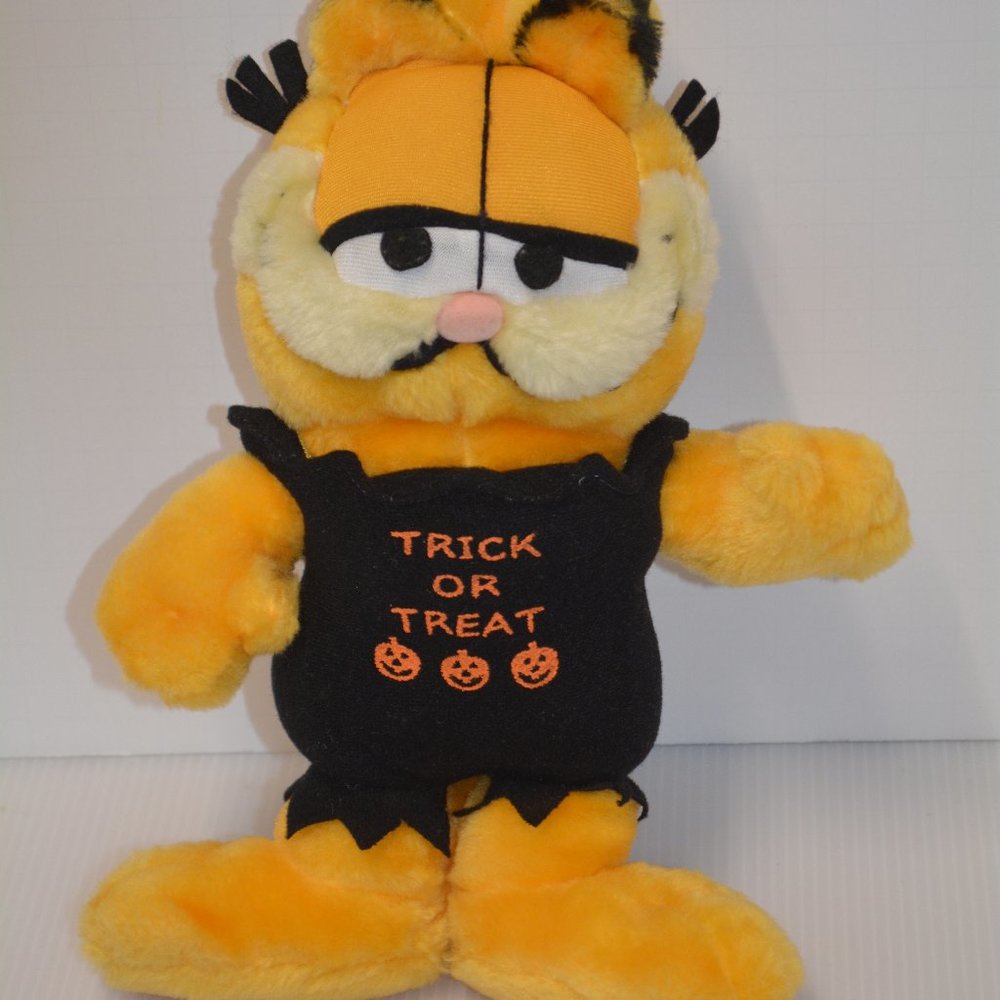 Vintage Garfield Plush Stuffed Animal Halloween